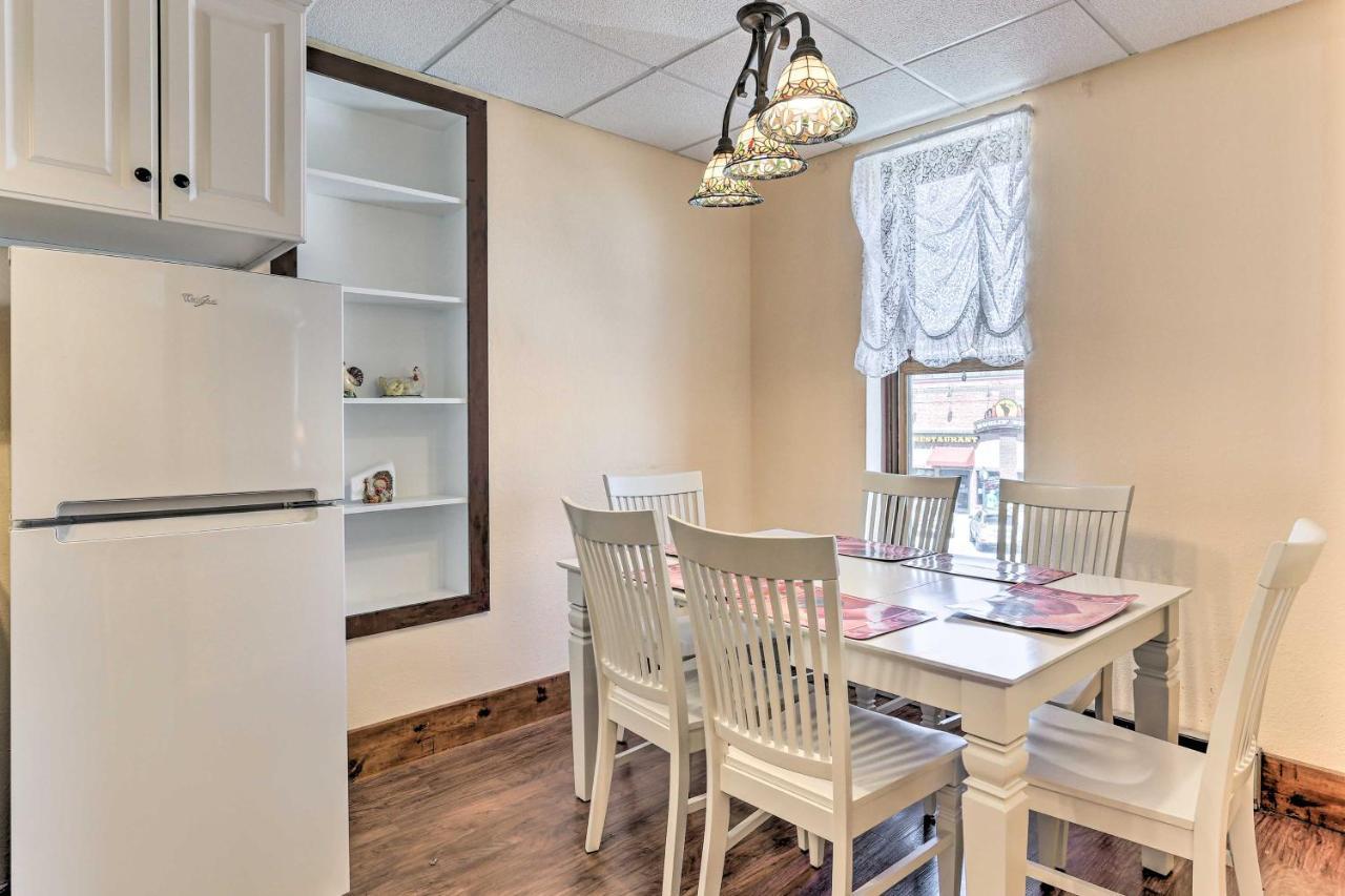 Custer Apt In Heart Of Town Shop, Dine, Hike Exterior foto